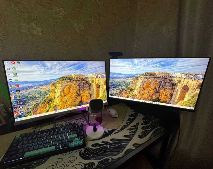 ПРОДАЮ 2 монитора (150долл)