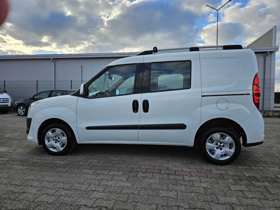 Fiat Doblo an 2013 Euro 5 1.6 Diesel 105 cai 5 locuri Autorism în acte Climă funcțională Încălzire în scaune Unic Proprietar Germania 2 chei etc;