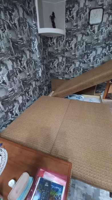 Продаётся угловой диван .