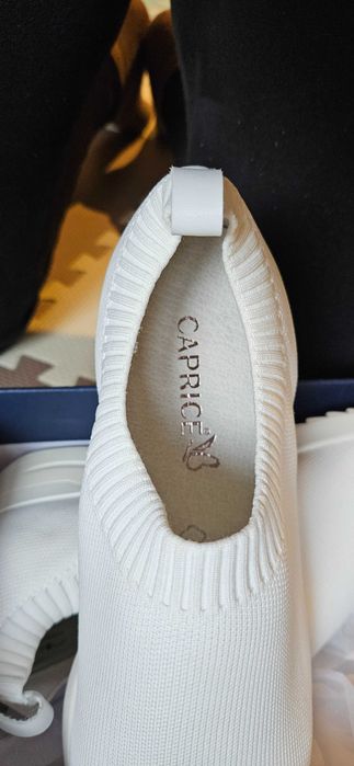 Бели Сникърси Caprice 39 номер