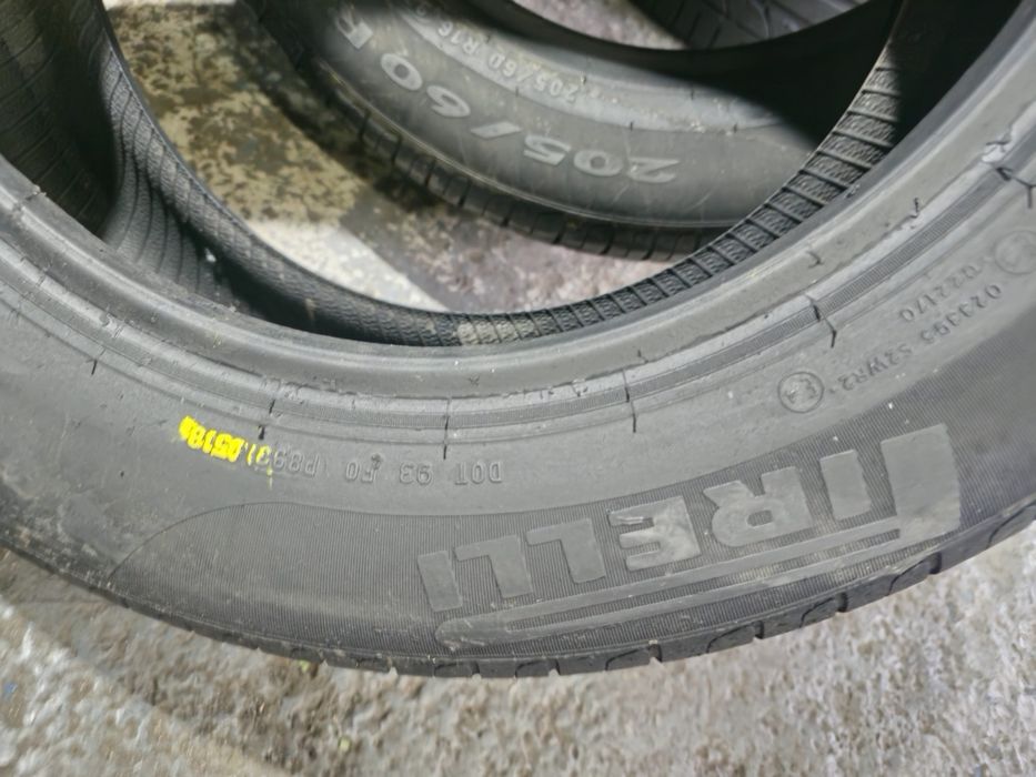 205 60 16 vara pirelli