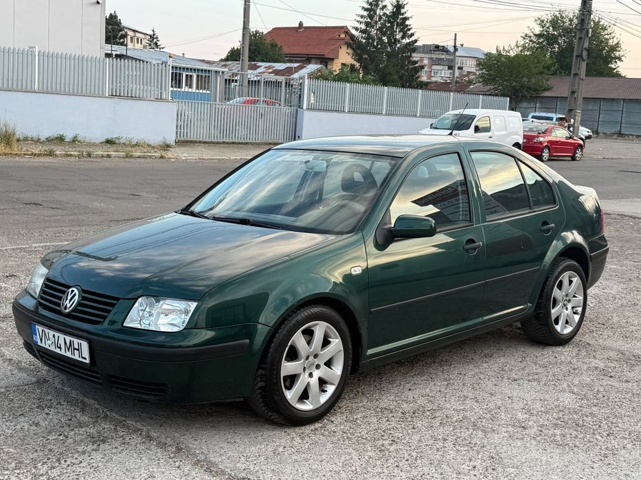 VOLKSWAGEN Bora