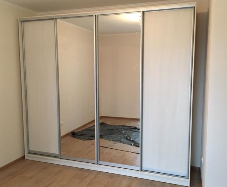 Продается бу шкаф купе 5  дверный