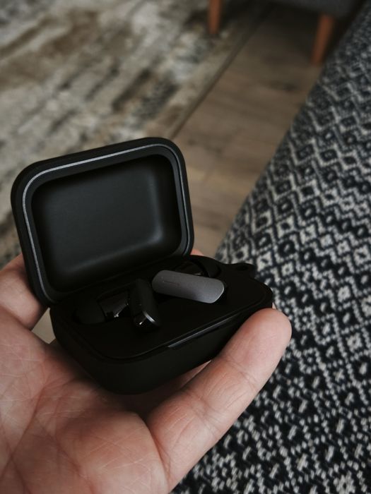 Realme buds air 7 черном цвете, с чехлом