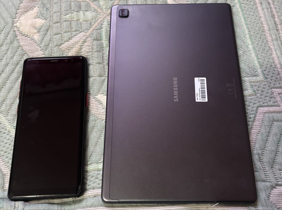 Samsung Galaxy Tab A7 T500, 10.4”, Wi-Fi, husă roșie, stare foarte bună