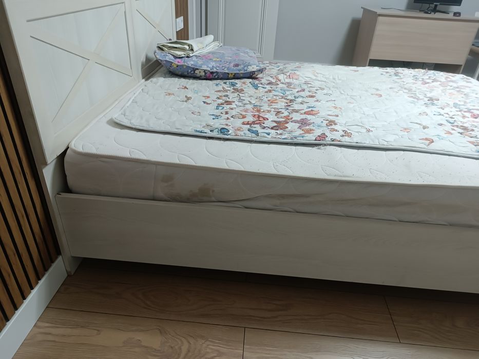 Кровать двухспальная