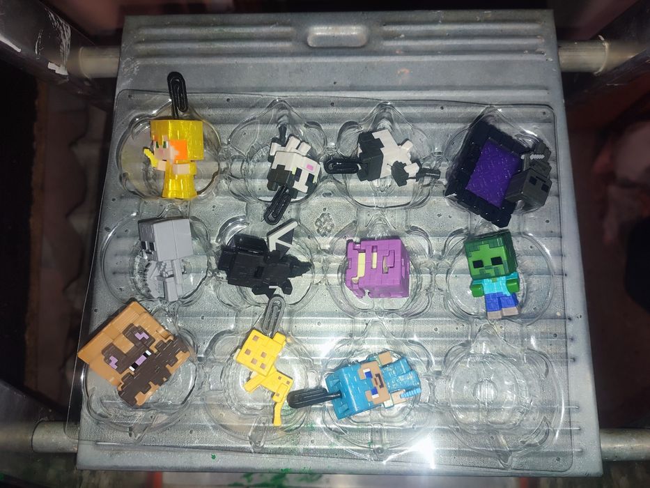 Майнкрафт фигурки Киндер