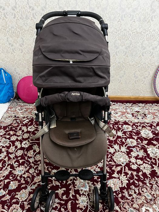 Продам коляску , ручка перекидывается. Корея