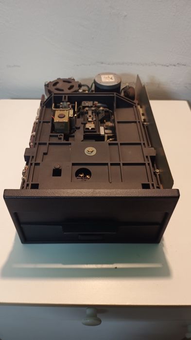 Продавам 8 inch floppy disk drive / 8 инчови флопи дискови устройства