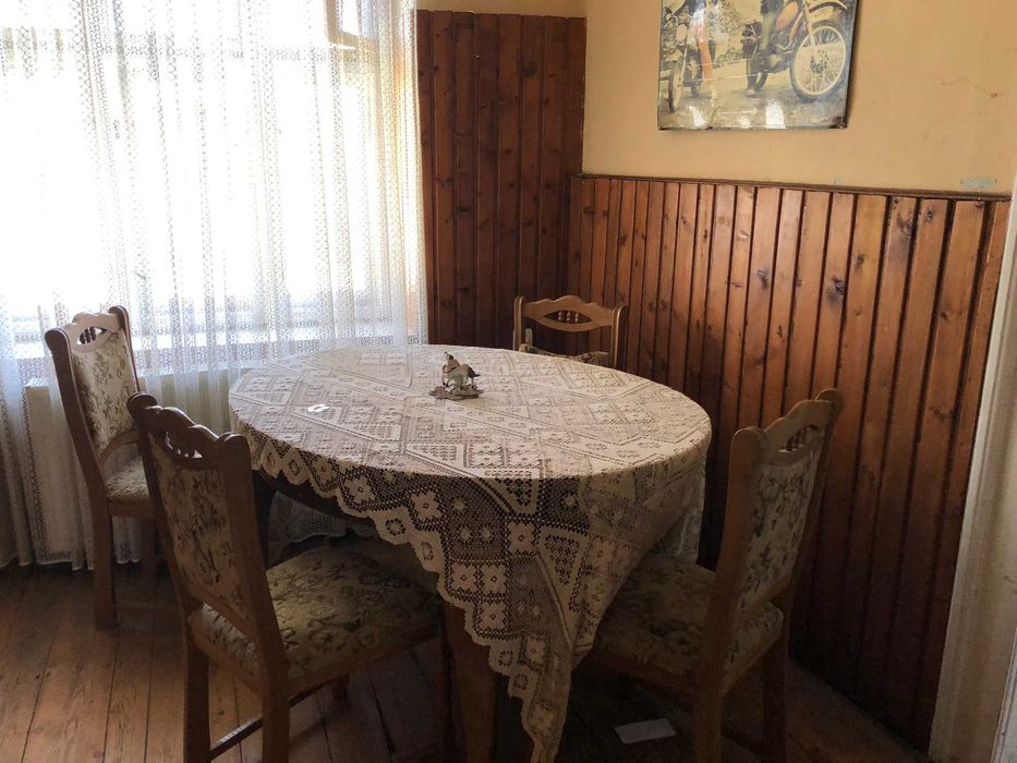 Vand casa in centrul Cisnadiei, 2 apartamente 135.000€