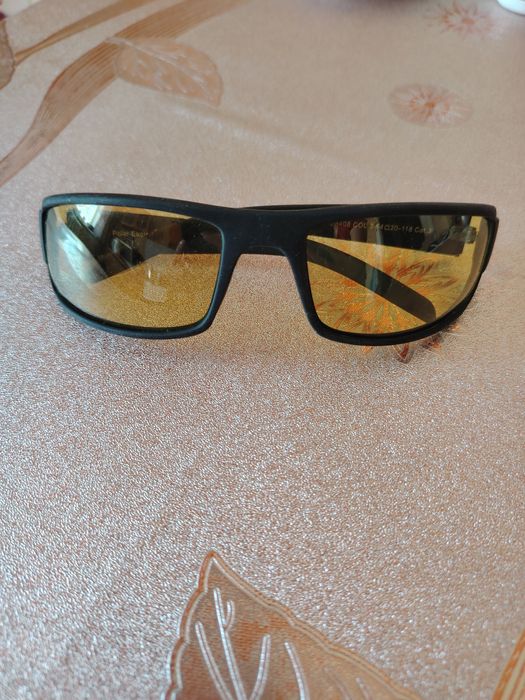 Продам солнцезащитные очки