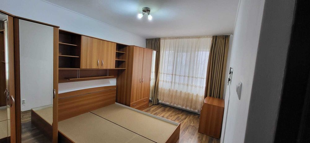 Apartament 3 camere decomandat 70 mp