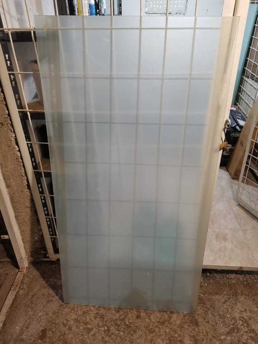 Sticlă securizată mată 72,5x139,5 cm – 6 bucăți, stare foarte bună
