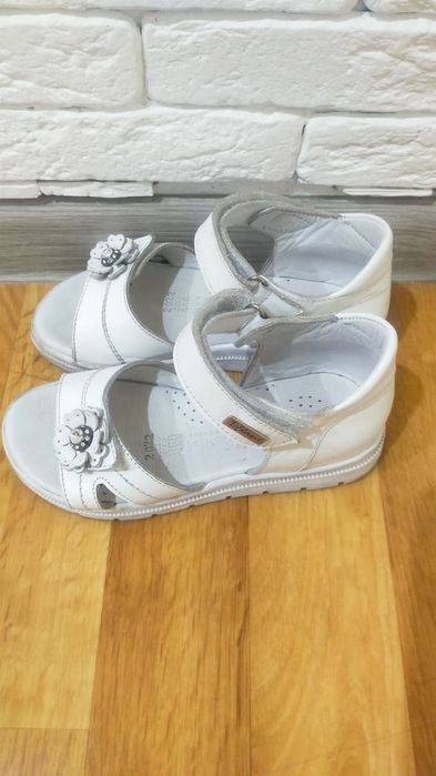 Продам сандалии в отличном состоянии