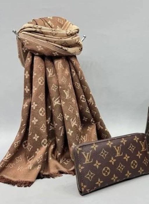 Set esarfa cu 2 fețe +portofel, super model, etichetă