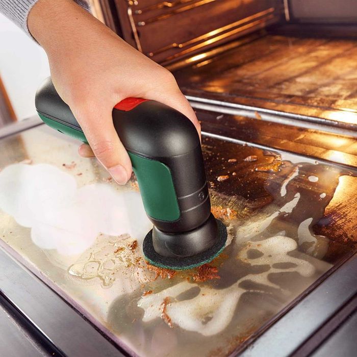 ПРОМО Нова 2г Гаранция Акумулаторна Почистваща Полираща Четка Bosch UniversalBrush, 3.6 V, 1.5 Ah, 06033E0000