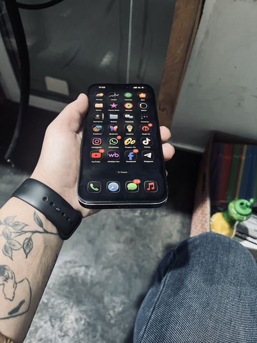 Продам Apple 14 pro max на 256 гб