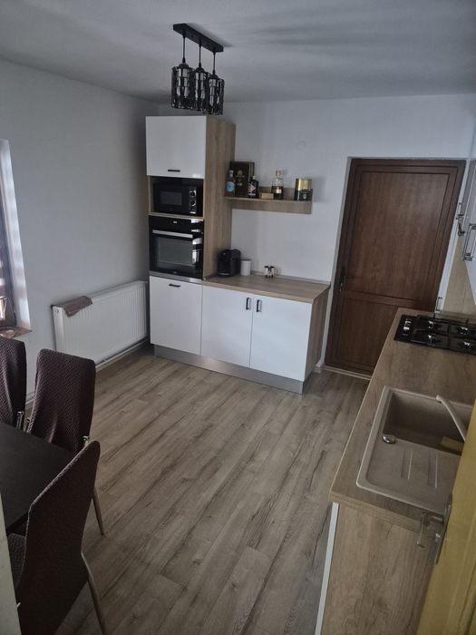 Casă modernă într-un peisaj de vis, situată între Pitești și Vâlcea