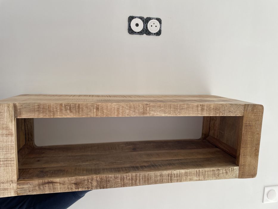 Etajera suspendabila