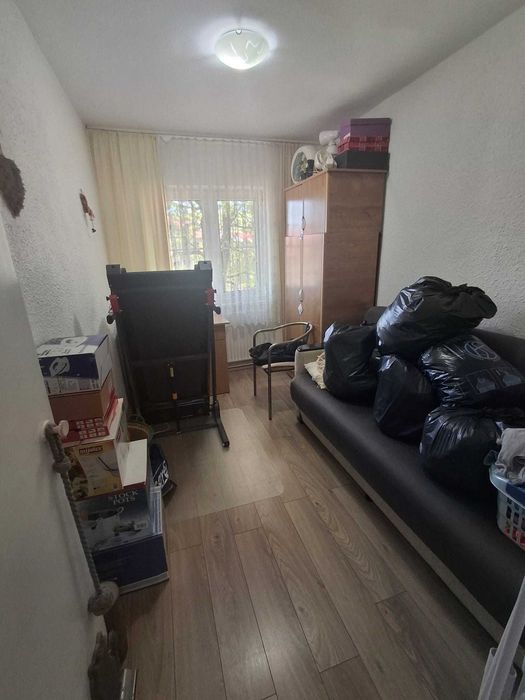 Apartament 4 camere decomandat Burdujeni zona Moldova