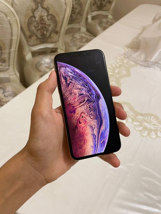 iPhone Xs ideal.