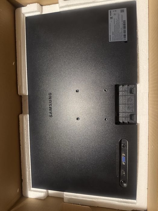 Монитор Samsung