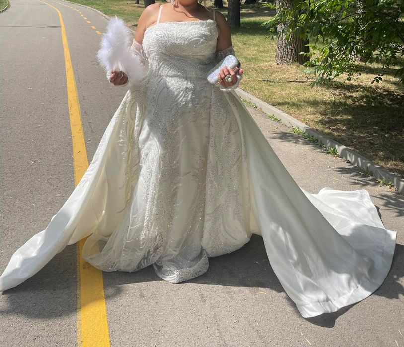 Продавам официални рокли