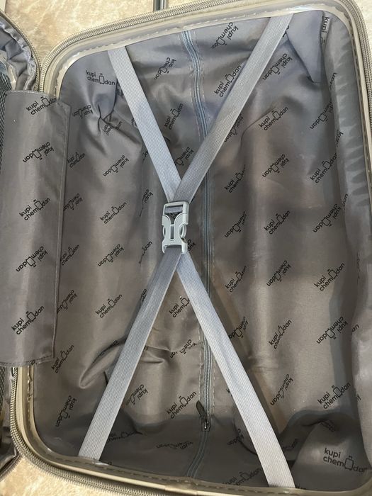 Чемодан полипропиленовый