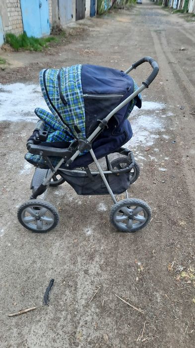 Детская коляска для ребенка
