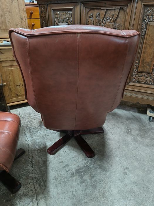 Кресло с отоманка от естествена кожа