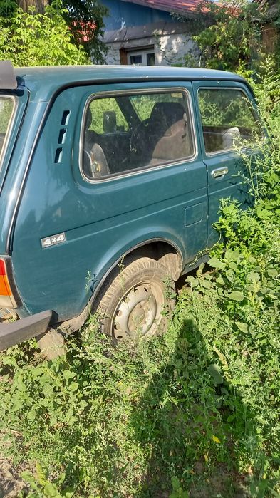 Авто. 2121 нива.