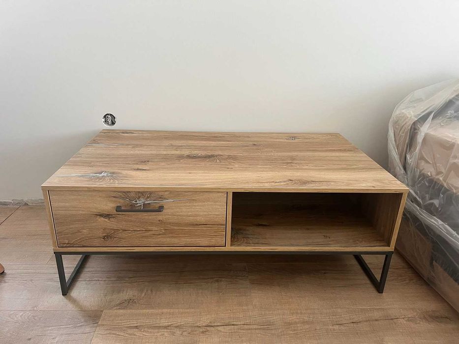 нова модерна Холна маса