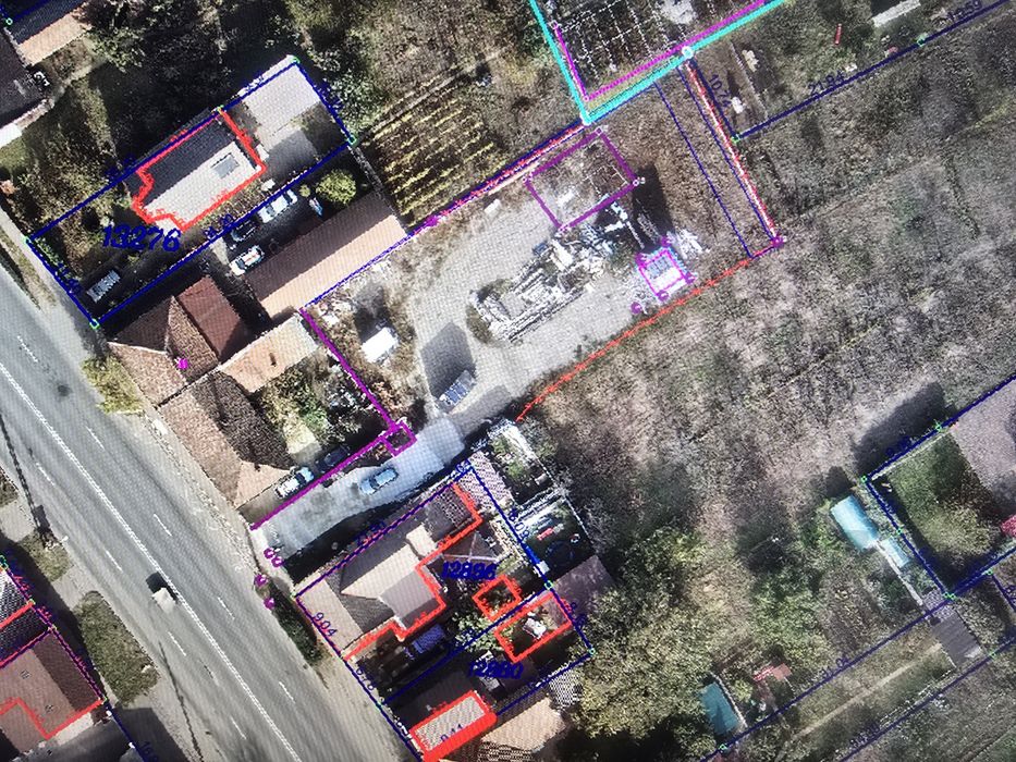 Vând teren intravilan construibil