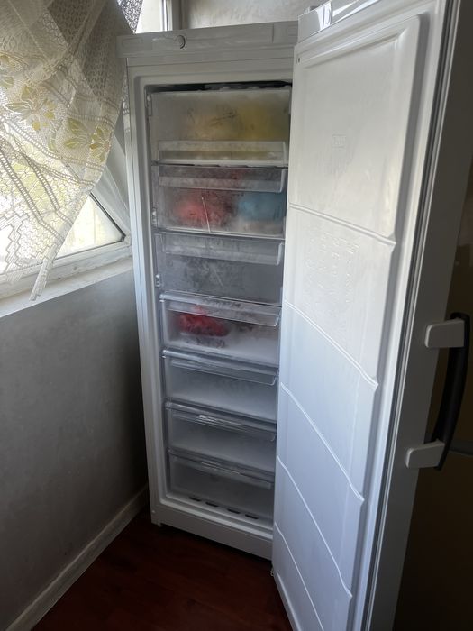 Продам морозильник хорошом состояние