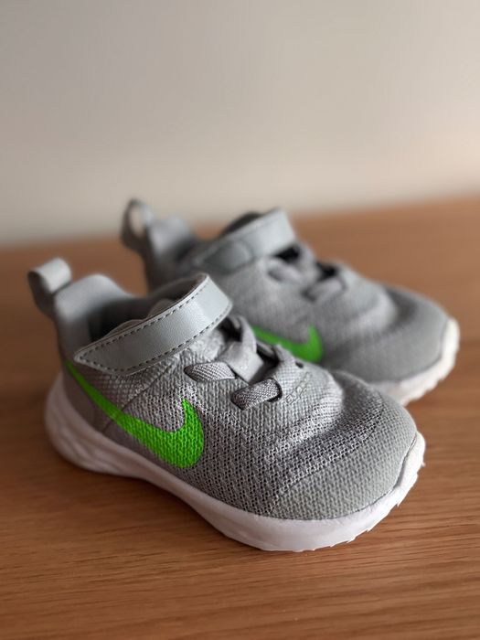 Бебешки обувки Nike Revolution 6