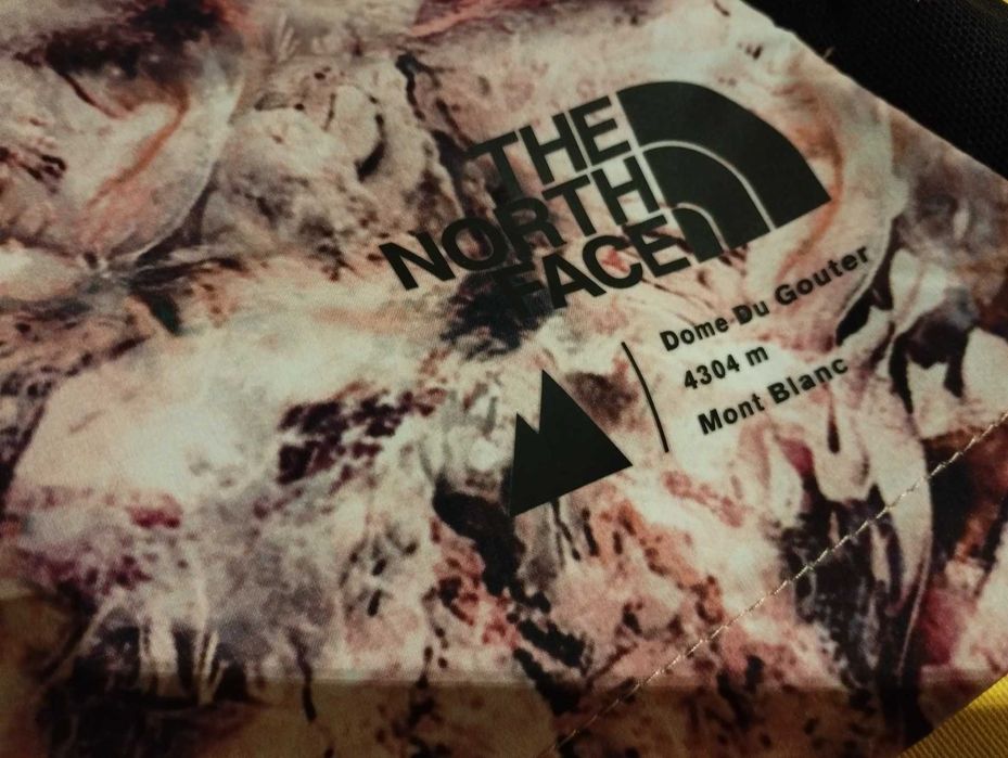 НОВИ с етикет THE NORTH FACE дамски къси панталони за спорт. размер М