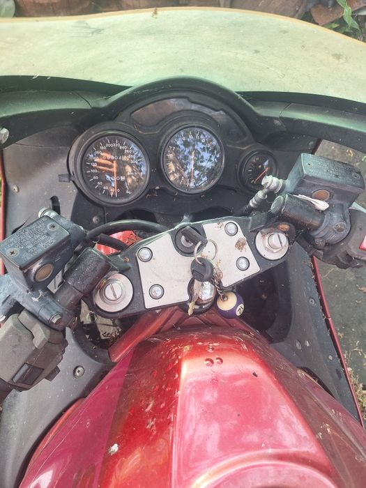 Продавам мотор Suzuki