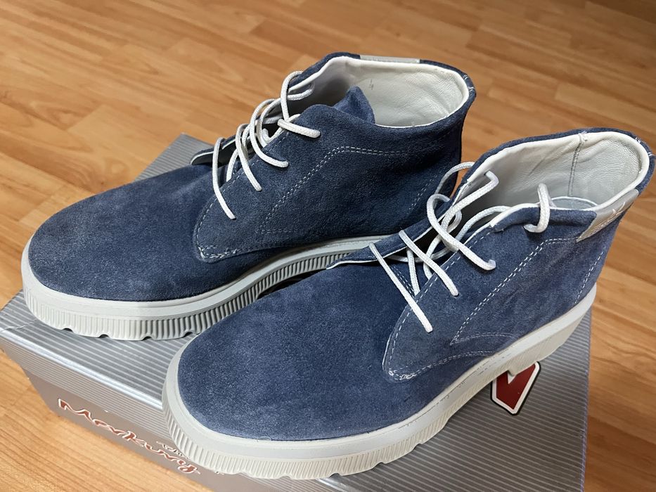 Чисто нови дамски боти