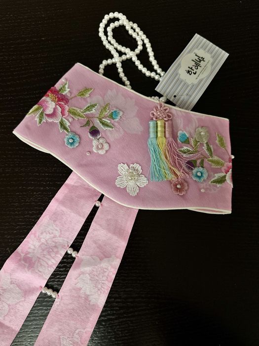 ПРОДАМ НОВЫЙ Корейский Ханбок для девочки