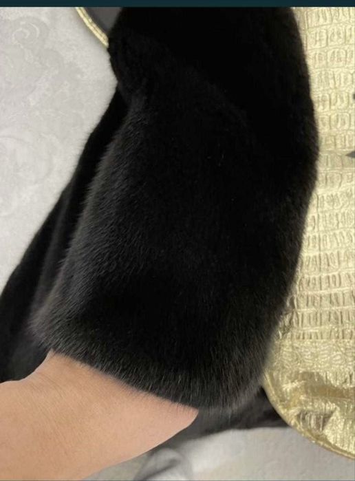 Продам норковую шубу