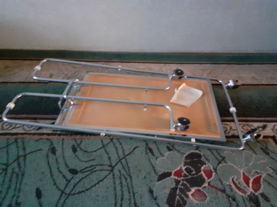 Столик сервировочный