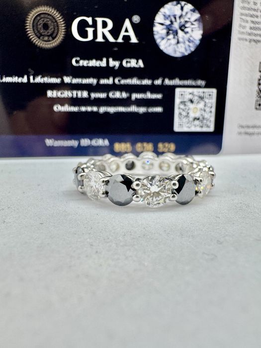 Сребърен пръстен с мойсанит (Диамант) 7.5 карата