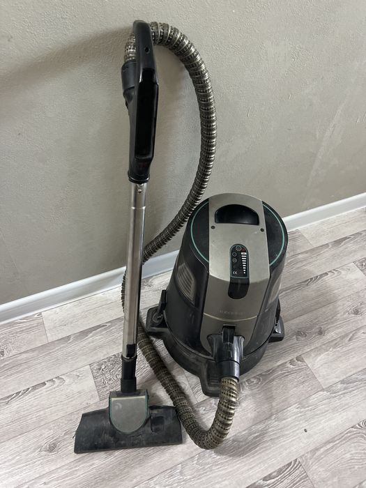 Продаю пылесос Roboclean.