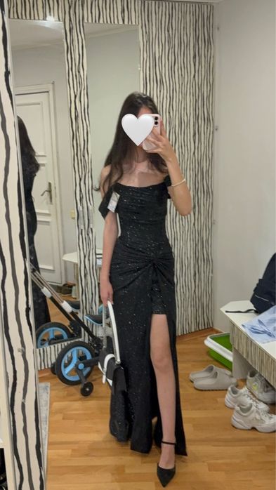 Изященое вечернее платье