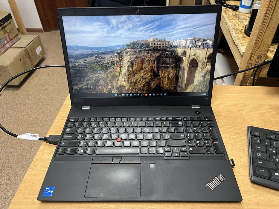 Продам ноутбук LENOVO THINKPAD T15