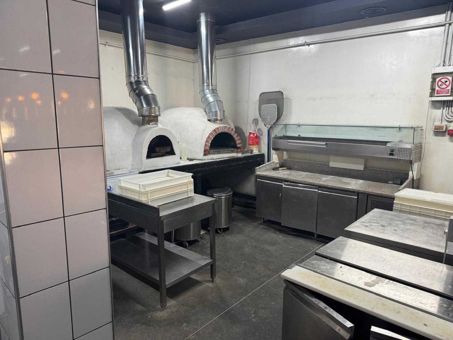 Spatiu 200 mp central,parter,stradal utilat pentru pizzerie-restaurant