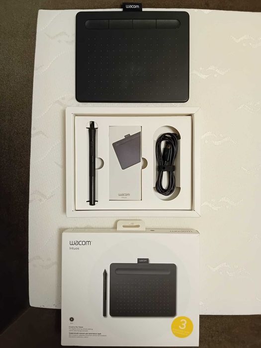 Tabletă Grafică Wacom Cintiq 16 + Tabletă grafică Wacom Intuos S CADOU