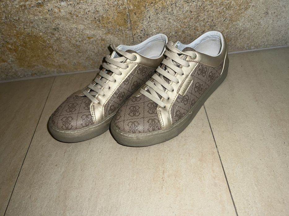Дамски кецове Guess