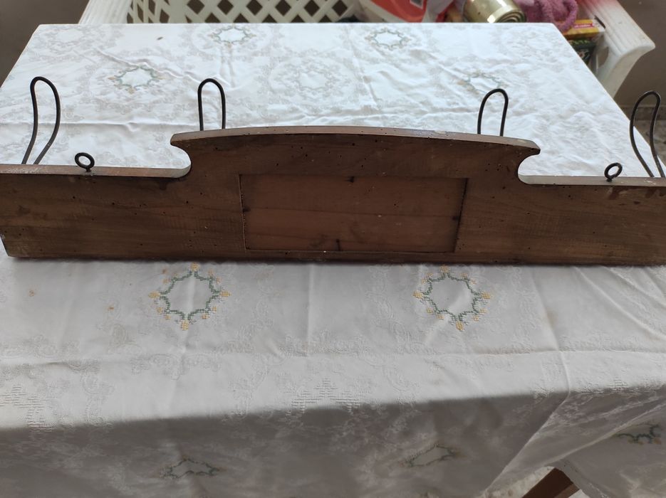 Стара  дървена закачалка