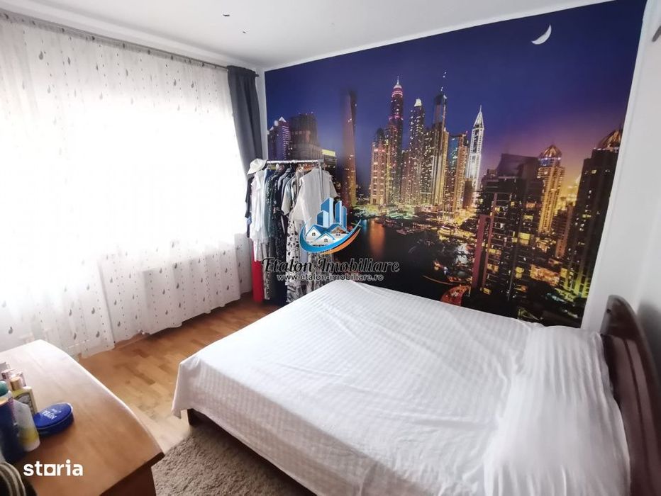Apartament 4 camere 120 mp utili + boxa 12 mp Calea Romanului - Bloc